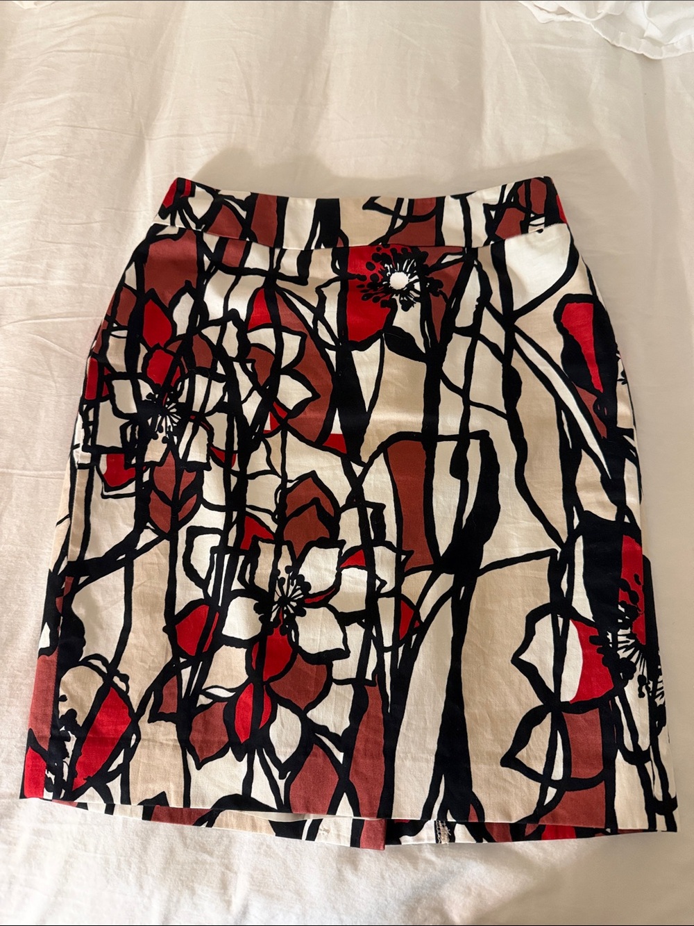 Ann Taylor Floral Abstract Print A-Line Skirt in Cream, Red & Black